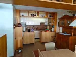 Η κουζίνα ή μικρή κουζίνα στο Waldhaus Panorama Home - CharmingStay