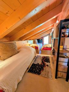 a bedroom with a bed in a room at Chalet Talisman auf der Riederalp in Riederalp