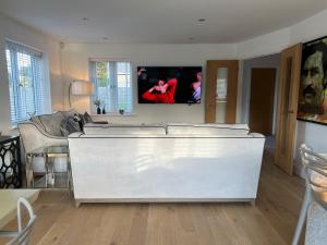 Et tv og/eller underholdning på 3 Bungalow-Parking-WiFi-Long Stays