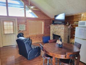 Гостиная зона в Hearts Desire - Hot Tub, Jacuzzi & Dog Friendly