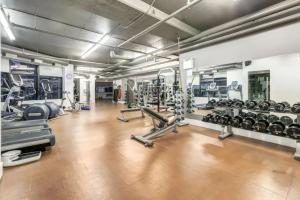 Γυμναστήριο ή/και όργανα γυμναστικής στο Mountain View Escape Sleeps 6 with Hot Tub and Pool