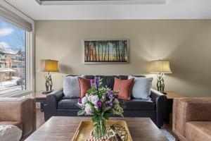 Χώρος καθιστικού στο Mountain View Escape Sleeps 6 with Hot Tub and Pool