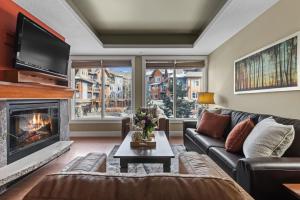 Χώρος καθιστικού στο Mountain View Escape Sleeps 6 with Hot Tub and Pool +30 φωτογραφίες