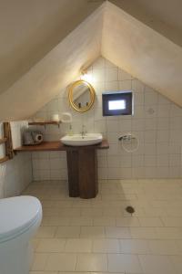 Koupelna v ubytování Guesthouse Theodorou + 41 fotografií