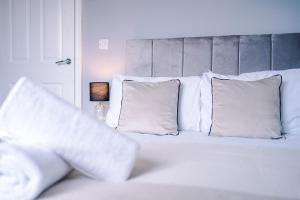 Fotografie z fotogalerie ubytování Spacious 3-BR Escape in Coseley with Free Parking v destinaci Coseley