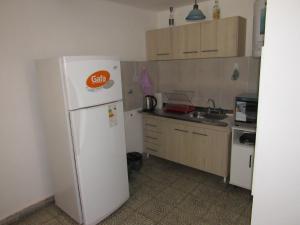 Η κουζίνα ή μικρή κουζίνα στο Departamento Achalay