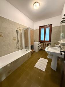 Ένα μπάνιο στο Casa Betulla