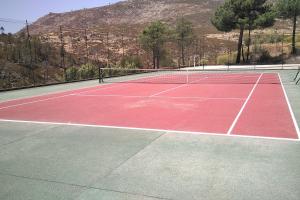 Εγκαταστάσεις για τένις ή/και σκουός στο Las Lavandas ή εκεί κοντά