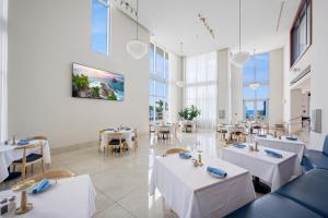 Εστιατόριο ή άλλο μέρος για φαγητό στο Marenas Resort PRIVATE UNIT daily refresh not included