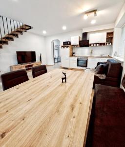 Η κουζίνα ή μικρή κουζίνα στο Apartments Zlati Rog