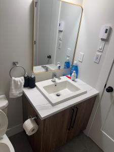 Ένα μπάνιο στο Comfy Apartment +16 φωτογραφίες