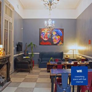 Χώρος καθιστικού στο Voyage Recoleta Hostel