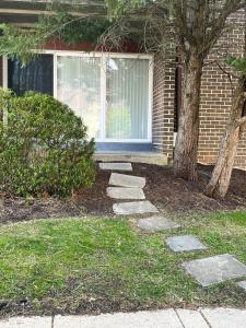 En have udenfor Charming & Comfortable 3Bed 2Bath Aspen Hill Apt