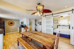 Φωτογραφία από το άλμπουμ του Seas the Day σε Port Aransas +18 φωτογραφίες