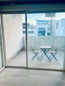 Balkoni atau teres di LUMINOSOS APARTAMENTOS POZUELO a 8 MINUTOS DE PALACIO REAL