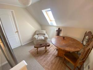 Posezení v ubytování Habitación 2P cerca de Mall plaza, Cacino Talca, UCM