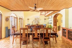 Galería fotográfica de Rancho RachMare in Playa Coyote, a Beach Home! en Nandayure