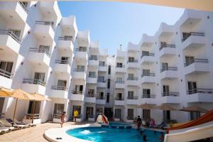 Πισίνα στο ή κοντά στο Dexon Roma All Inclusive Hotel +58 φωτογραφίες