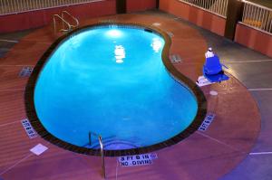 Bazén v ubytování Texas Inn & Suites McAllen at La Plaza Mall and Airport nebo v jeho okolí