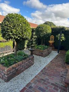 Vườn quanh La Belle Maison