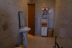 Bilik mandi di Rincon del Rio Home