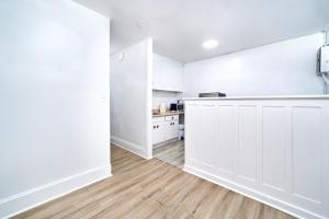 Kuchyň nebo kuchyňský kout v ubytování Quiet One Bedroom Apartment within walking distance of the University