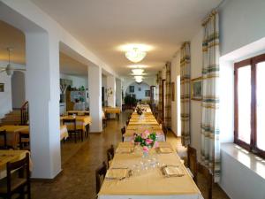 En restaurang eller annat matställe på Hotel La Gondola