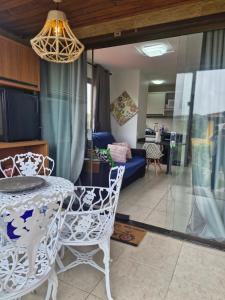 Χώρος καθιστικού στο Paraíso Serra Negra Flat 05