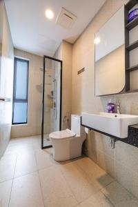 Ένα μπάνιο στο M22 #CityView SeaView #Georgetown #35