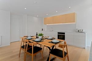 Køkken eller tekøkken på Jaw Dropping Views from The Tiers + 21 billeder