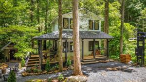 En have udenfor Dollys Mountain Retreat - Brand New