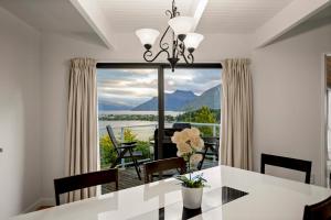 Naturlandskabet i nærheden af feriehuset + 26 billeder