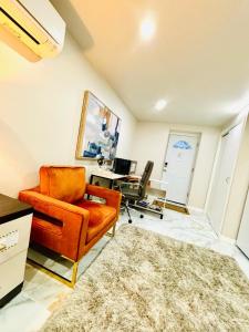 Φωτογραφία από το άλμπουμ του Belmont Lux Escape σε Elmont