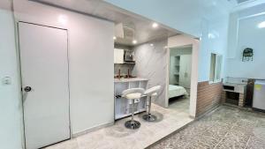 Ένα μπάνιο στο Moon House Granada