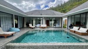 Πισίνα στο ή κοντά στο Villa Tropical morderne Koh Samui Jasmin