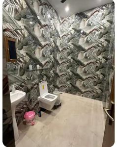Un baño de Anand Kunj