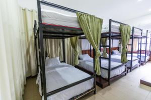 Ένα ή περισσότερα κρεβάτια σε δωμάτιο στο Nisa hostel +23 φωτογραφίες