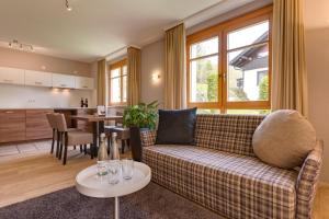 
The lounge or bar area at Alemannenhof - Boutique Hotel am Titisee
