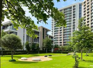 Zahrada ubytování Luxury King Studio, Menlyn Maine, Time Square Views, Smart Access