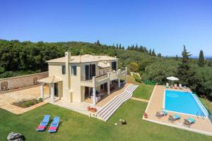 Swimmingpoolen hos eller tæt på Villa Gina by Villa Plus