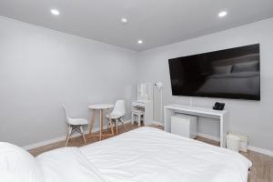 Μια τηλεόραση ή/και κέντρο ψυχαγωγίας στο Chuncheon Stay