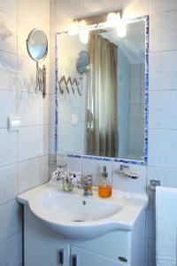 Kúpeľňa v ubytovaní Orizzonte Apartments Lefkada