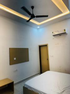 En eller flere senge i et værelse på Hotel Green Valley + 2 billeder