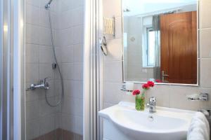 Kúpeľňa v ubytovaní Orizzonte Apartments Lefkada