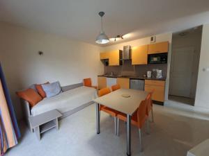 Η κουζίνα ή μικρή κουζίνα στο Cottage Rubens 11 2chambres calme