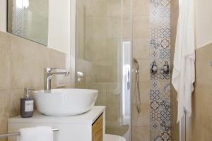 Ένα μπάνιο στο Rihal Rooms