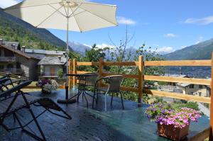 En generel udsigt til bjerge eller udsigt til bjerge taget fra lejligheden