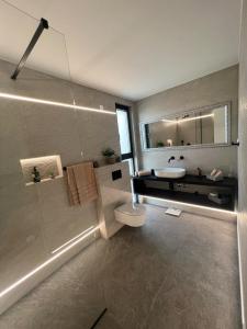 Kuchyň nebo kuchyňský kout v ubytování Villa JONISA - PuRe LuXuRy