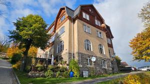 Budova, kde se apartmán nachází