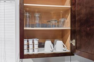 Φωτογραφία από το άλμπουμ του Stylish & Cozy 2-BR Detroit σε Ντιτρόιτ +26 φωτογραφίες